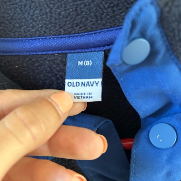 Boys Old Navy Pullover - Picture 2 of 4